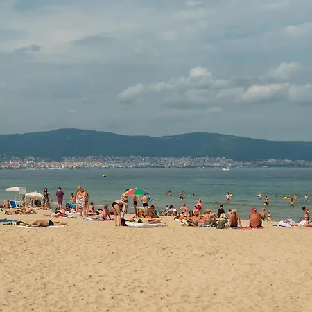 Holiday In Nobel * Sluneční pobřeží
